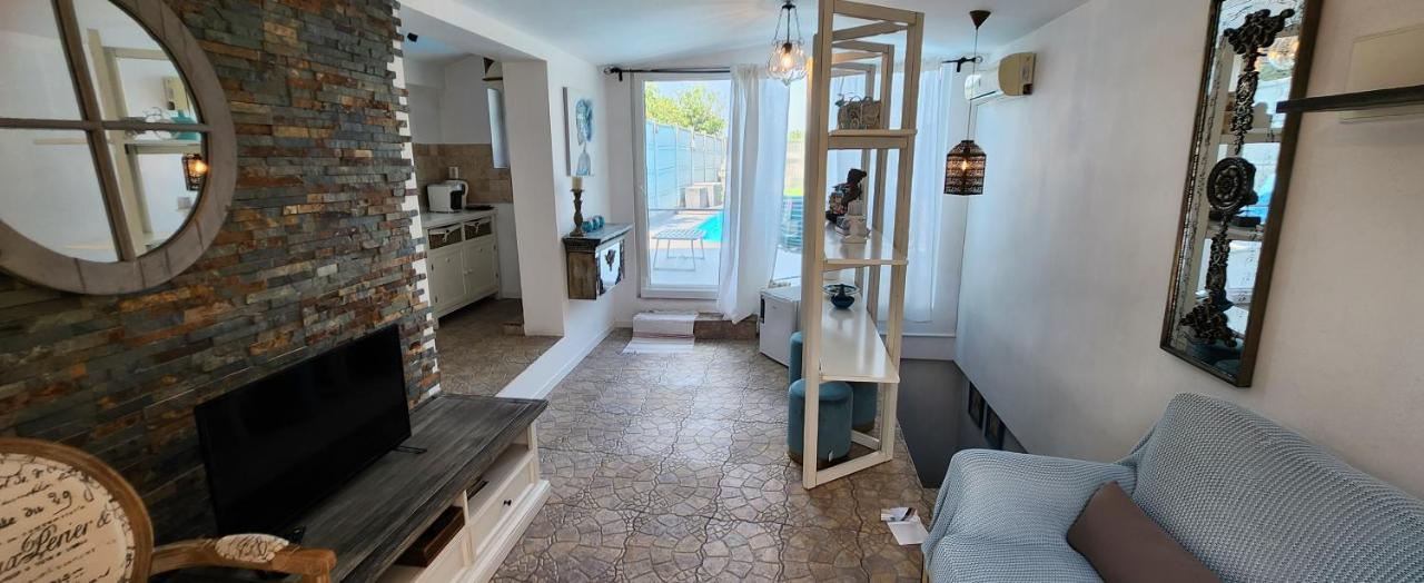 Morii Lake Pool Villa Бухарест Экстерьер фото